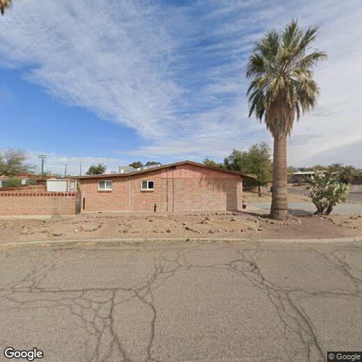 Primary Photo - 2707 N Euclid Ave