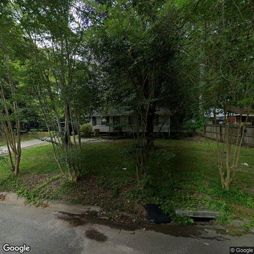 Foto principal - Fabulous 3-Bedroom Brick Ranch with Fenced...