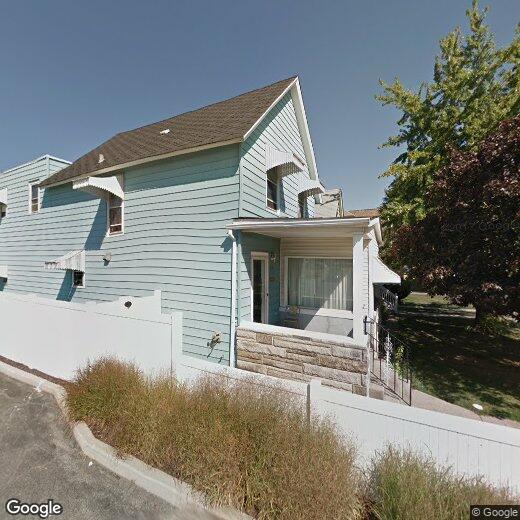 Primary Photo - Modern Comfort in a Convenient East Chicag...
