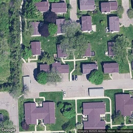 Primary Photo - 2870 Roundtree Dr