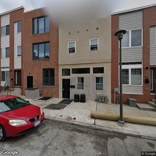 Primary Photo - 991 N Marshall St