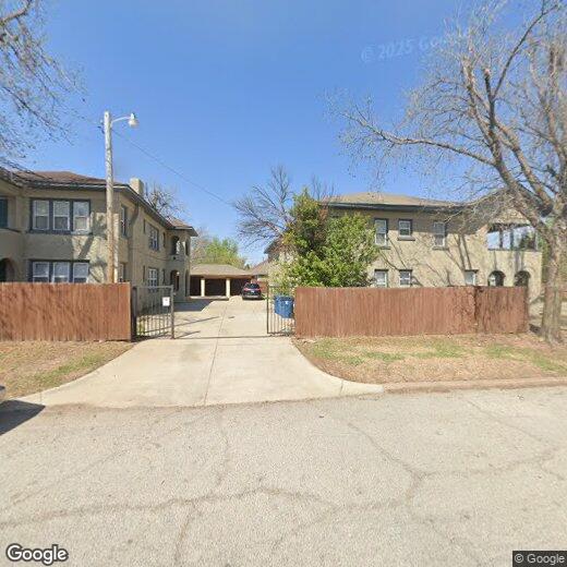 Primary Photo - 2010 N Villa Ave