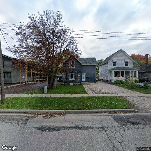Primary Photo - 330 Vidal St S