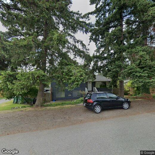 Primary Photo - Large multi-level SFH,fenced back Yard ,Pa...