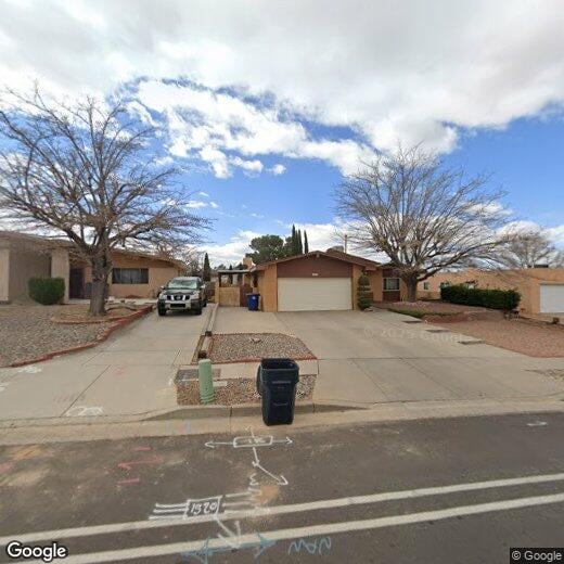 Foto principal - Live your best life in this 3 Bedroom, 2 B...