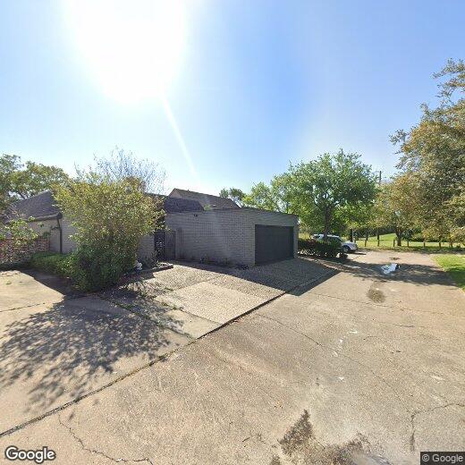 Primary Photo - 2827 Broadmoor Cir