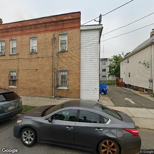 Primary Photo - 594 Roosevelt Ave