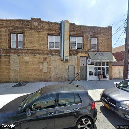 Primary Photo - METROPOLITAN AVENUE