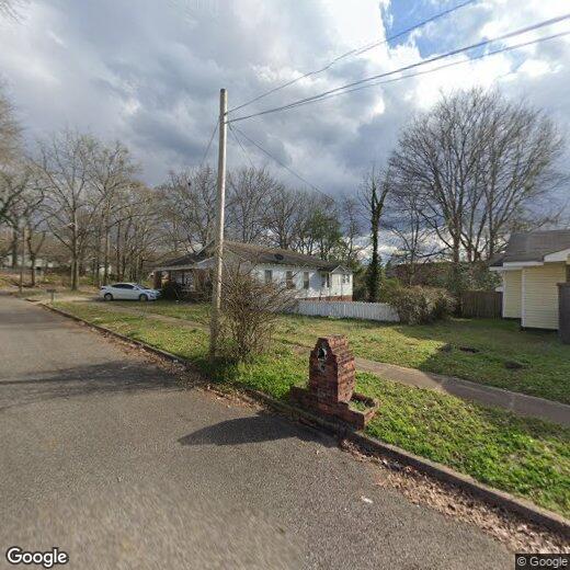 Primary Photo - Spacious 3 Bedroom Home
