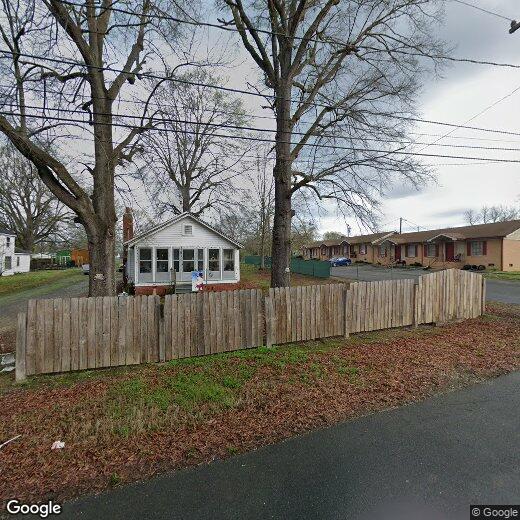 Primary Photo - 323 E Phifer St