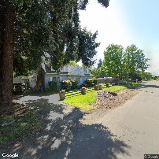 Primary Photo - 10950-10974 NE Wygant St