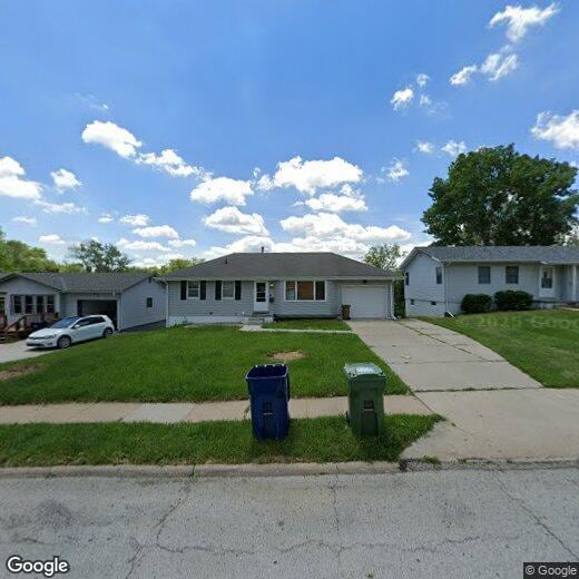 Primary Photo - Beautiful walk-out ranch!