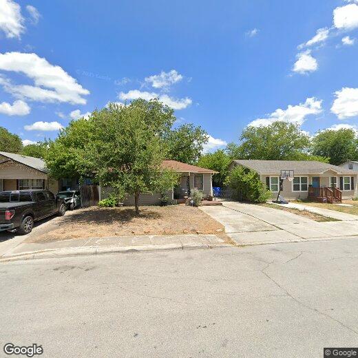 Primary Photo - 3 br, 2 bath House - 235 Gardina St.