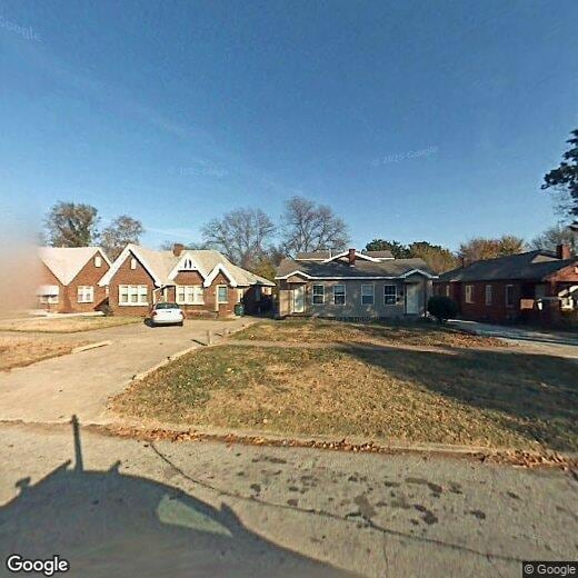 Primary Photo - 1627 N Denver Ave