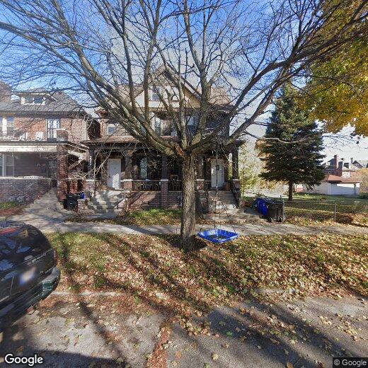 Foto principal - 4 bedroom 1.5 bath spacious townhome