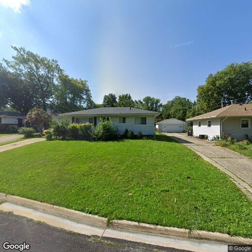 Foto principal - 1105 E Fairlawn Dr