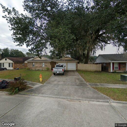 Primary Photo - 806 N Lake Verret Ct