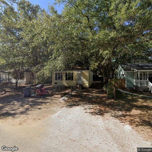 Foto principal - 2718 E Surrey Dr
