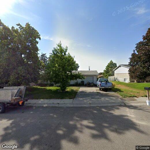 Primary Photo - 1358 Paramount St