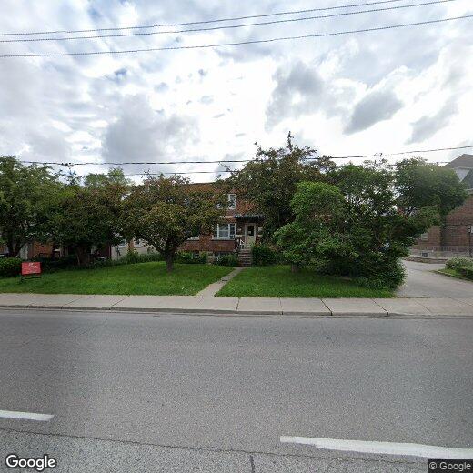 1717 S Kingsway, Toronto, ON M6S 3T2 Apartment for Rent in Toronto