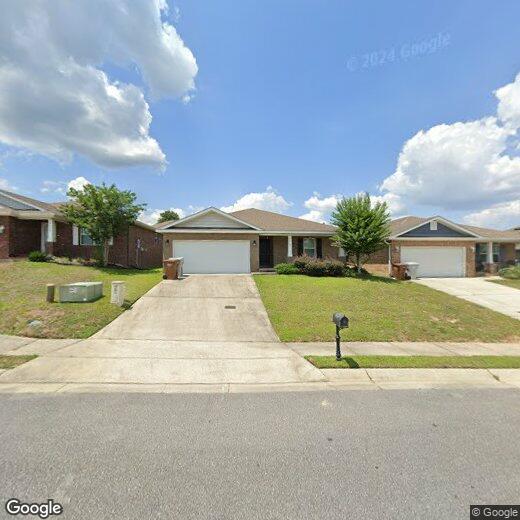 Foto principal - Move-In Ready 3 Bedroom, 2 Bath Home with ...