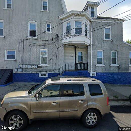 Primary Photo - 702 Wyandotte St