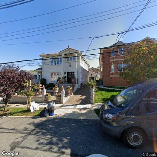 Foto principal - 58-37-58255 255th St