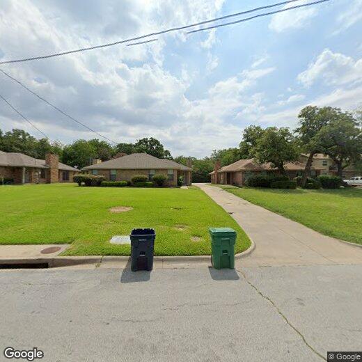 Primary Photo - 2 Bedroom/2 Bath duplex with covered carport