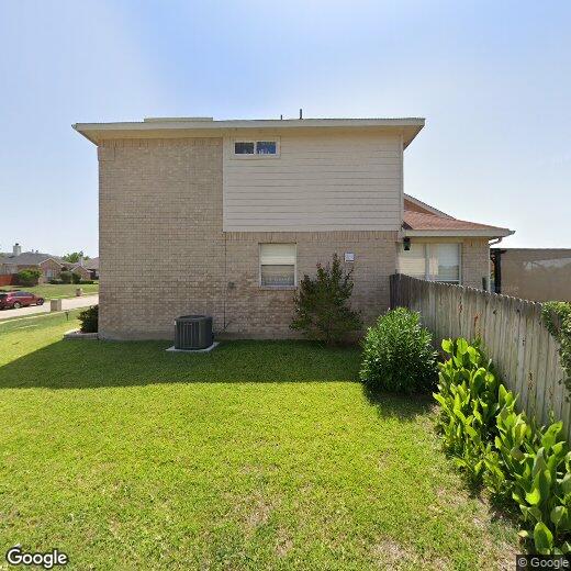 Foto principal - 2401 Redfield Dr