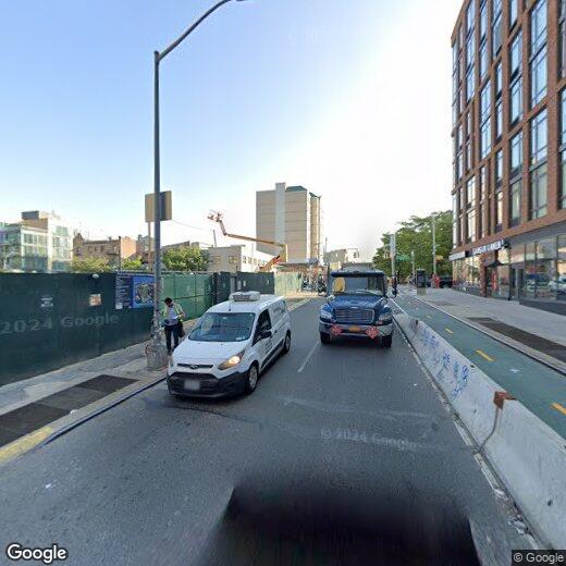 Foto principal - 41-18 Crescent St