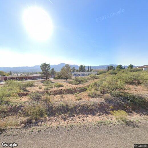 2 br, 1 bath House 942 Red Tail Hawk Dri... House Rental in