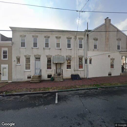 Primary Photo - 1048 Chestnut St