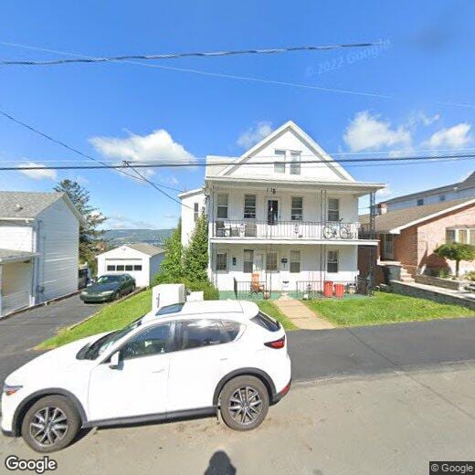 Primary Photo - 317 Oak St
