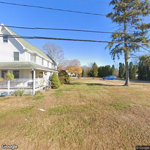 165 Shore Rd, Waterford, CT 06385 House Rental in Waterford, CT