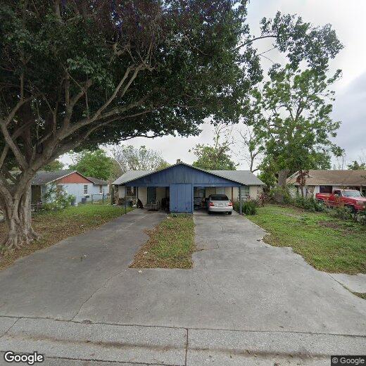 Primary Photo - 2/2 DUPLEX  WITH CARPORT