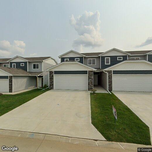 Primary Photo - Beautiful Townhouse in Rapidly Growing Nor...