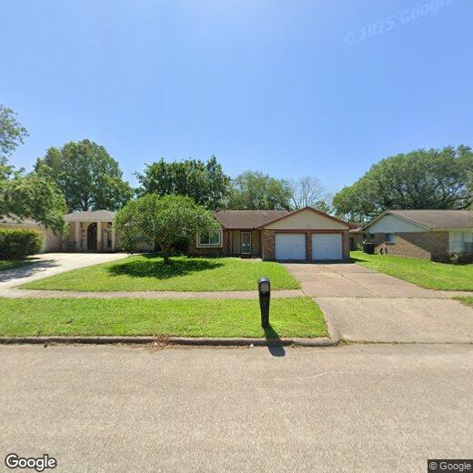Foto principal - 15126 Silverman St