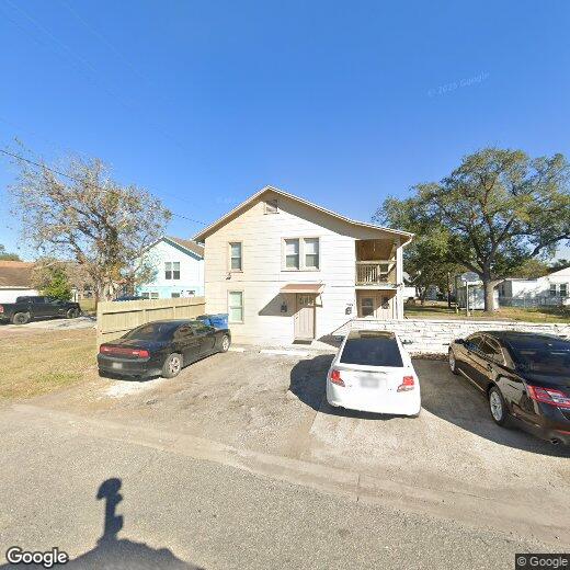 208 N Russ Ave, Sinton, TX 78387 Room for Rent in Sinton, TX
