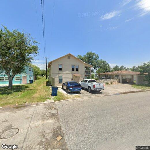 Primary Photo - 208 N Russ Ave