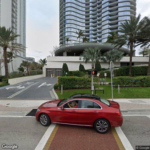 Foto principal - 15701 Collins Ave