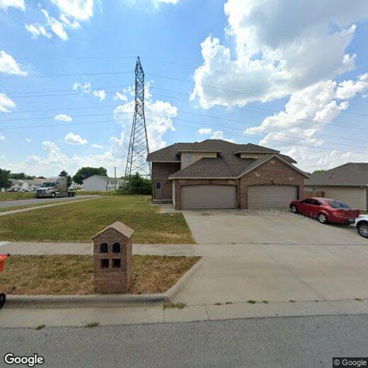 Primary Photo - 3345 S Hillcrest Ave