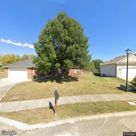 Primary Photo - 2911 Lake Town Dr