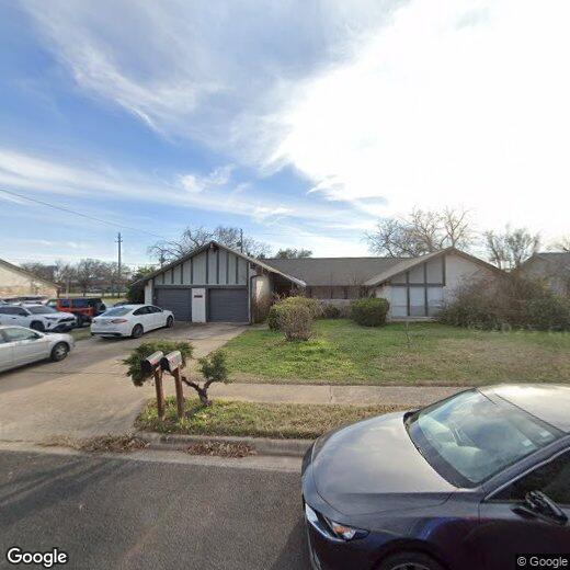 Primary Photo - 2025 Monarch Dr