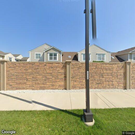 Primary Photo - 645 Le Parc Cir