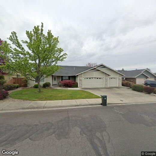 Foto principal - 3 bed 2 bath  Home for Rent in Grants Pass