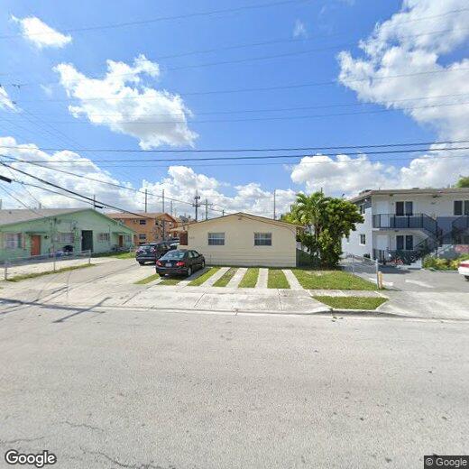 Primary Photo - 320 W 10th St