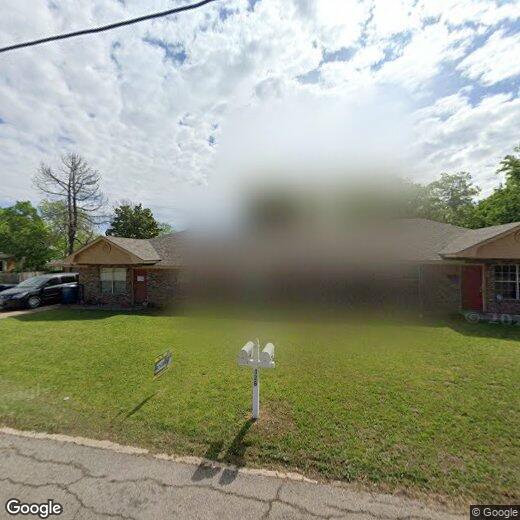 326 N Scullin Ave, Denison, TX 75020 Townhouse for Rent in Denison, TX
