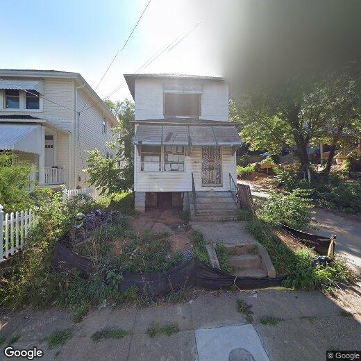 Primary Photo - 909 45th Pl NE
