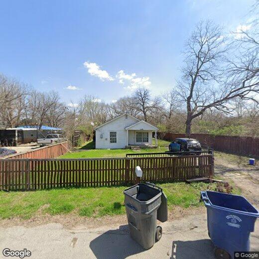 Primary Photo - 2402 N Winnetka Ave