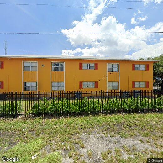 Foto principal - NEWLY UPDATED 2 and 3 Bedrooms - CLOSE TO ...